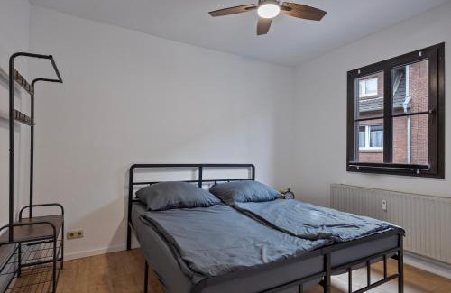 Rhein-Erft-Kreis District Apartment | Deine Bude - 4 Doppelzimmer, 2 Bäder, Küche