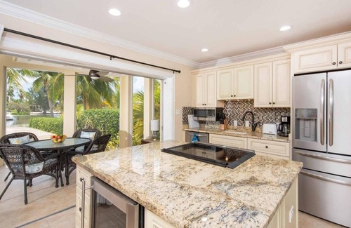 Rum Point House | Deja Blu IH #4 by Grand Cayman Villas & Condos