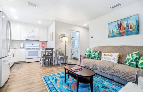 Tampa Heights Cottage | Deja Blue Garden House – Charming Cottage in Historic District! Pet Frien