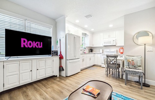Tampa Heights Cottage | Deja Blue Garden House – Charming Cottage in Historic District! Pet Frien