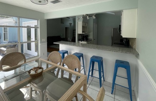 El Centro Beach House | Deja Blue