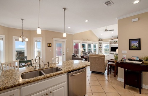 Crystal Beach House | Deja View 3 Bedroom Home