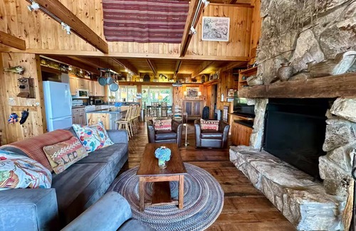 Scaly Mountain Cabin | Deja View Lodge: Highlands 12 Acre Private Estate