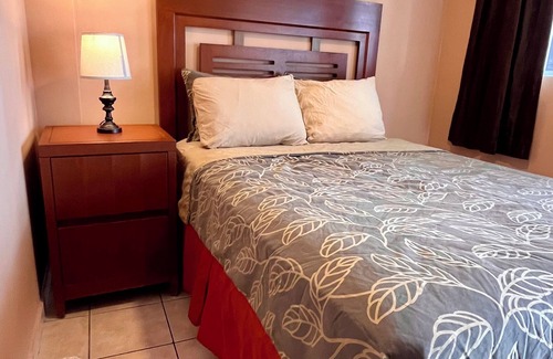 Tijuana Hotel | Del Bosque TJ Inn