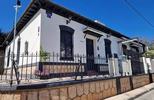 Malaga-Este Villa | Del Parque Flats Balneario de Pina