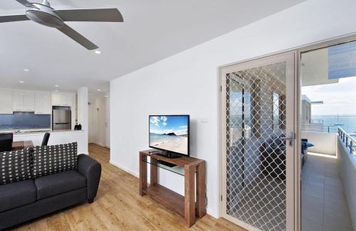 Shoal Bay Apartment | Del Rae Unit 18 25 Shoal Bay Road