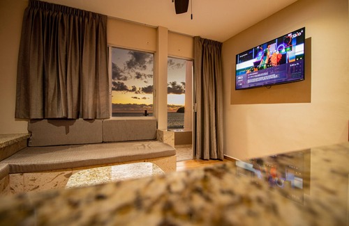 Mazatlan Hotel | Del Real Hotel & Suites