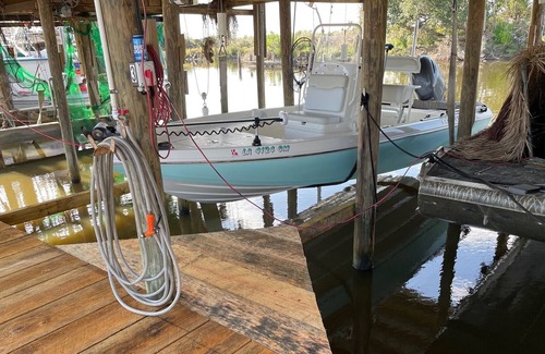 Braithwaite Cabin | Delacriox Camping and Fishing Lodge. Quiet & Cozy