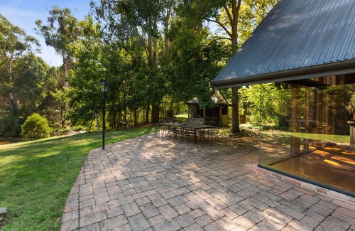 Merrijig House | Delatite Lodge - River Front