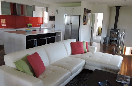 Merrijig Villa | Delatite River, Mt Buller Road Merrijig 3-night stay for a group of 8 people.