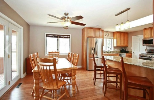 Delavan Lake House | Delavan Haus Family Gathering Place for Family and Friends!