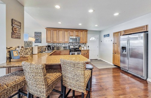 Delavan Lake House | Delavan Lakefront Home with Private Pier, Sleeps 8