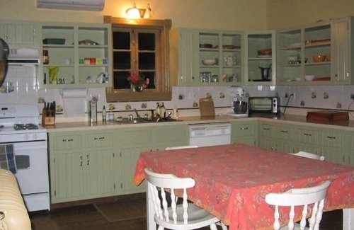 Green Creek House | Delaware Bay Farm House ~ Modern Facilities ~ Charm & Comfort