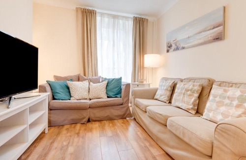 Mumbles House | Delfryn Cottage