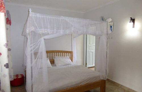 Fort Portal Hotel | Delhi Gardens