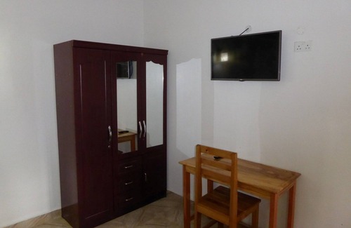 Fort Portal Hotel | Delhi Gardens