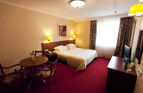 Halyts'kyi district Hotel | Delice