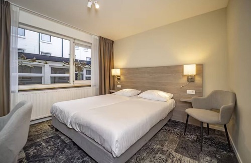 Valkenburg aan de Geul Hotel | Delight in Nature and Comfort w/Bike Rentals, Outdoor Dining, & Relaxing Vibes