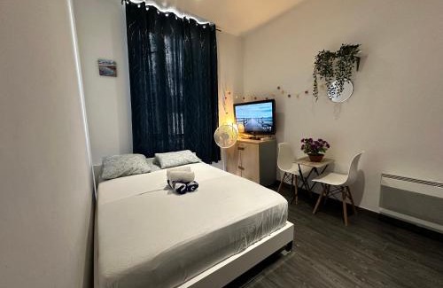Lepante Quarter House | Delight room 1st door