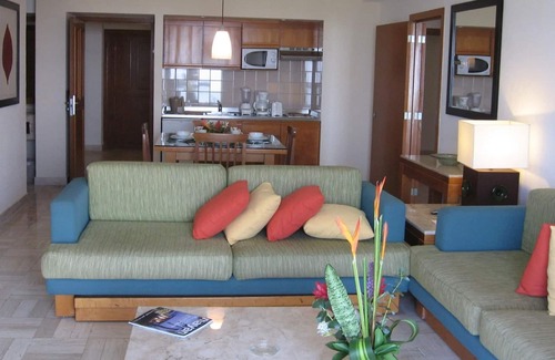 Las Jarretaderas Resort | Delightful 2-bedroom resort with fitness room, WiFi in Nuevo Vallarta at Vidanta