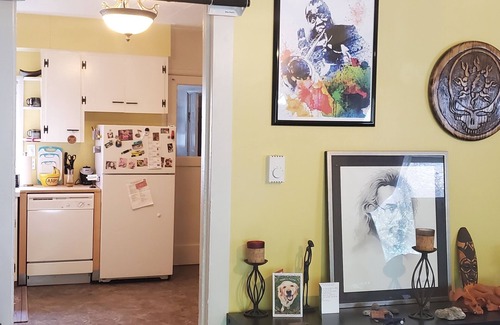 Mount Tabor House | Delightful 2 bedroom in the heart of Montavilla. Just minutes to everything!
