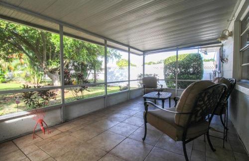 Bradenton House | Delightful 2 BR Home in West Bradenton - Sans Souci