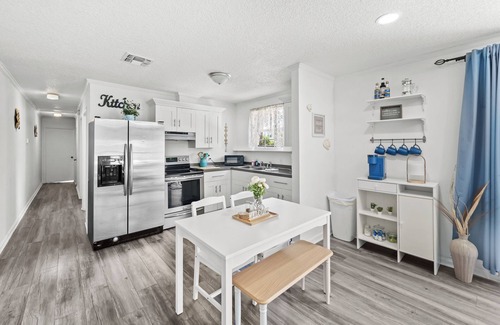 Jacksonville Beach Apartment | Delightful 2BR Duplex | Minutes from the Shore