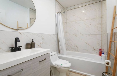 Sainte-Marie Apartment | Delightful 2BR in Gay Village & Downtown