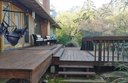 Three Rivers House | Delightful 3-bedroom house with AC inside sequoia national park