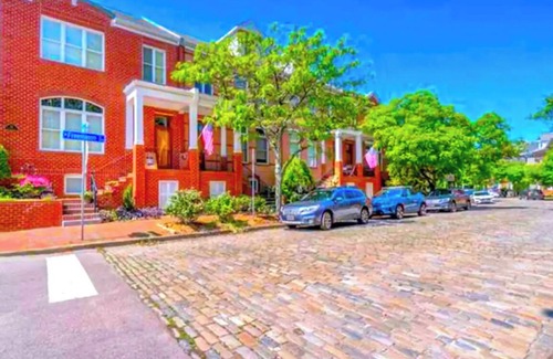 West Freemason Apartment | Delightful 3-bedroom 2bath apartment Norfolk