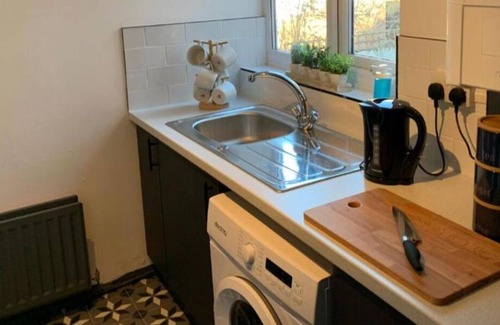 Gateshead Condo | Delightful 3 bedroom * free parking * free wifi *