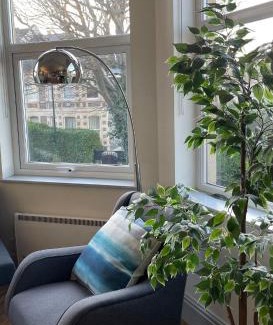 Bristol Apartment | Delightful airy apartment in leafy St Andrews