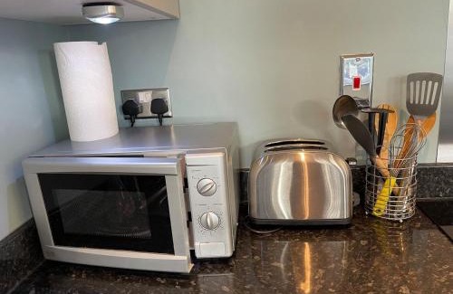 Bristol Apartment | Delightful airy apartment in leafy St Andrews
