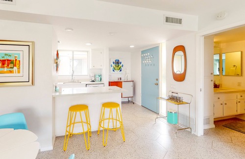 Araby Commons Condo | Delightful and sophisticated condo with shared tennis, outdoor pool, & spa