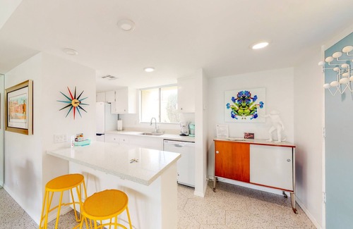 Araby Commons Condo | Delightful and sophisticated condo with shared tennis, outdoor pool, & spa