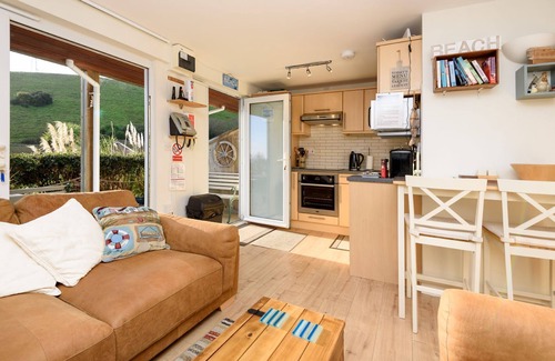 Downderry House | Delightful apartment for three guests close to the beach.