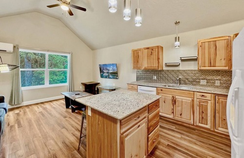 Tamarack Cabin | Delightful Cabin Nestled close to Tamarack Resort