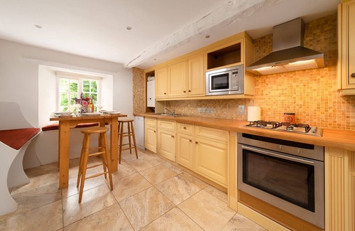 Barnstaple Cottage | Delightful dog friendly two bedroom character countryside cottage