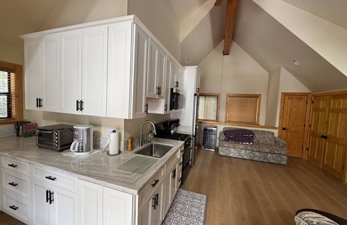 Truckee Apartment | Delightful Donner Studio - newly redesigned 720 sq. ft. studio in Truckee, CA