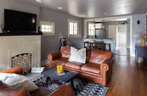 Cody House | Delightful DOWNTOWN CODY Craftsman Style House !