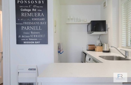Freemans Bay Condo | Delightful Freemans Bay Home