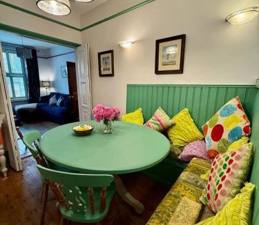 Millbrook House | Delightful Georgian terrace house