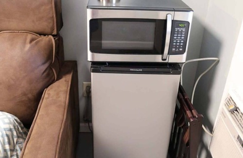 Hendersonville Apartment | Delightful Guest Room Close to Hendersonville’s Downtown