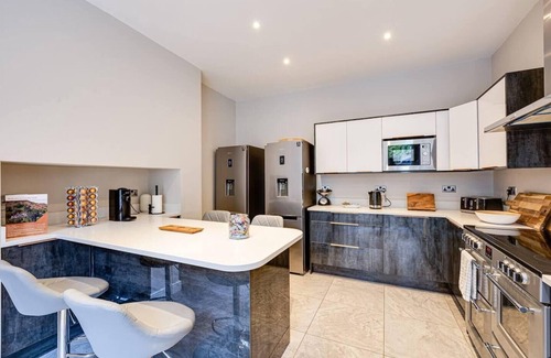 Dwygyfylchi House | Delightful holiday home with sea views and Hot Tub