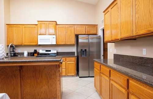 Southern Oaks House | Delightful home 5 Bedrooms , 2 Bath and 2 living rooms