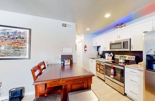 Hurricane House | Delightful lower-level getaway with a full kitchen, plus patio & pool access