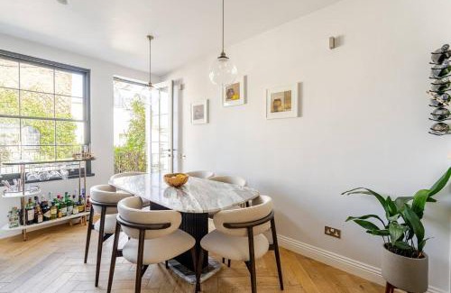 Campden House | Delightful Notting Hill 2 bed House with garden