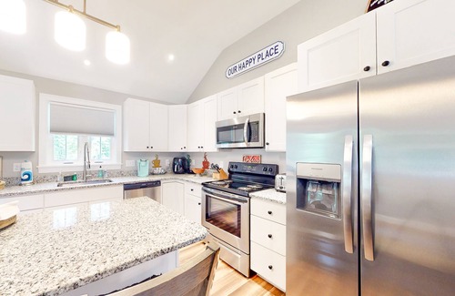 Bridgton House | Delightful oasis near lakes, hiking, skiing & town with high-speed WiFi