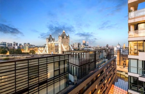 Billingsgate Apartment | Delightful Penthouse Skyline River Views Sleeps 8