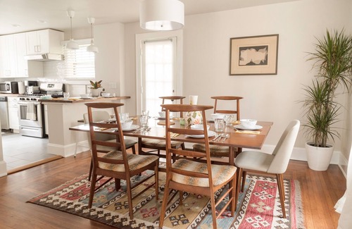 Mount Lookout House | Delightful Private Lane Home in upscale Hyde Park